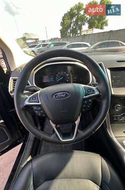 Позашляховик / Кросовер Ford Edge 2015 в 