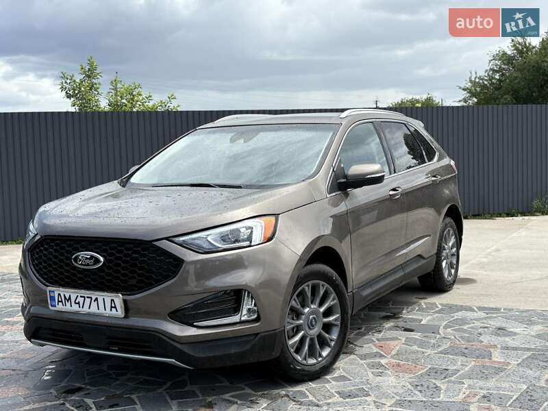Внедорожник / Кроссовер Ford Edge 2019 в 