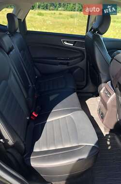 Внедорожник / Кроссовер Ford Edge 2017 в 