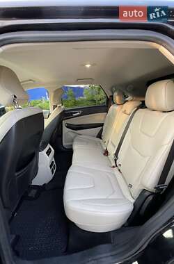 Внедорожник / Кроссовер Ford Edge 2015 в 
