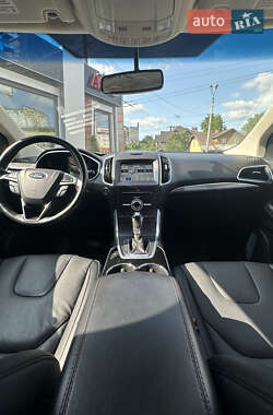 Позашляховик / Кросовер Ford Edge 2018 в 