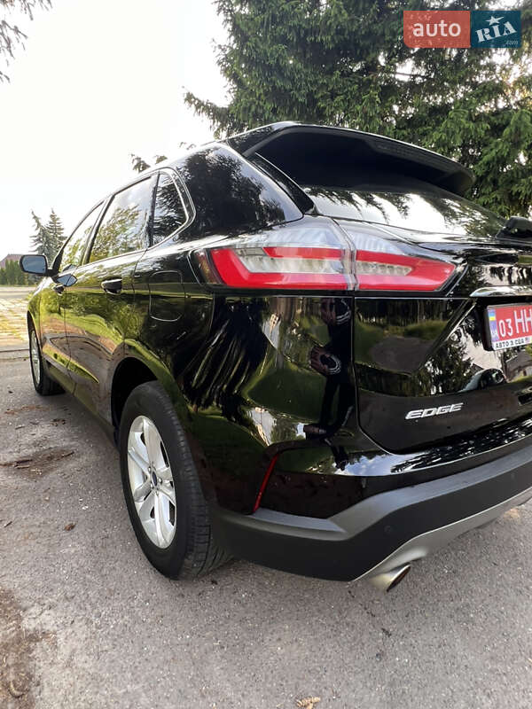 Внедорожник / Кроссовер Ford Edge 2019 в Дубно