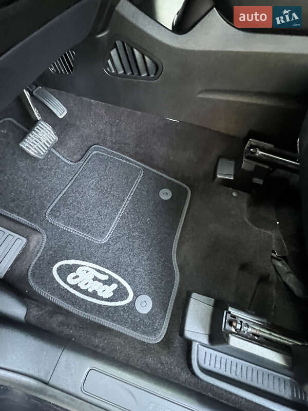 Внедорожник / Кроссовер Ford Edge 2019 в Дубно