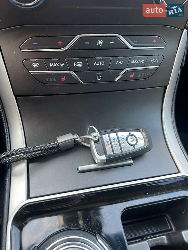 Внедорожник / Кроссовер Ford Edge 2019 в Дубно