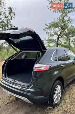 Позашляховик / Кросовер Ford Edge 2022 в 