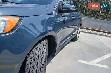 Внедорожник / Кроссовер Ford Edge 2018 в 