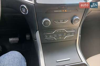 Внедорожник / Кроссовер Ford Edge 2018 в 