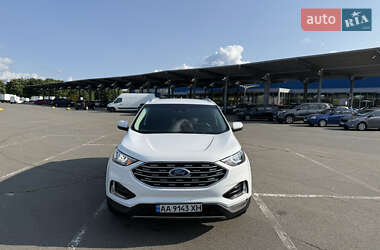 Позашляховик / Кросовер Ford Edge 2019 в 