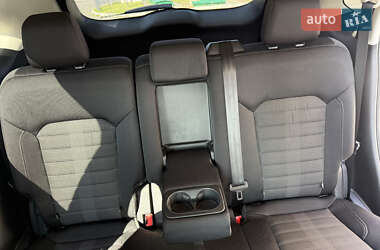 Позашляховик / Кросовер Ford Edge 2019 в 