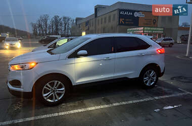 Позашляховик / Кросовер Ford Edge 2019 в 