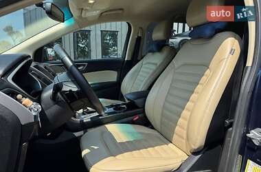 Внедорожник / Кроссовер Ford Edge 2017 в 