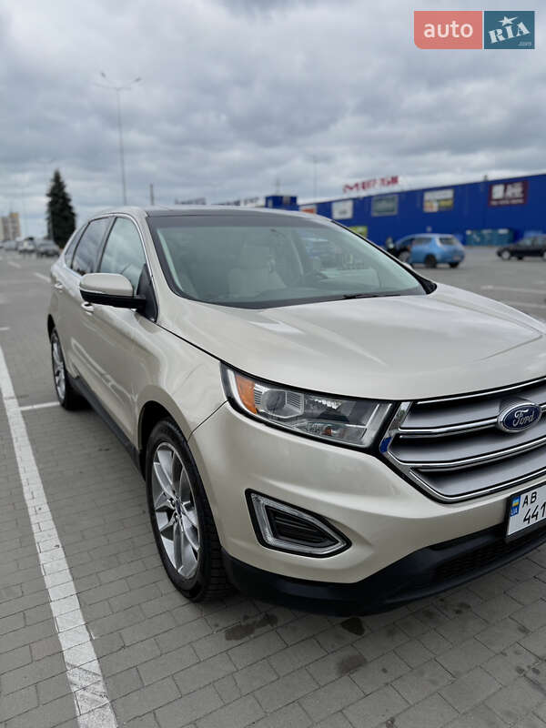 Внедорожник / Кроссовер Ford Edge 2017 в 