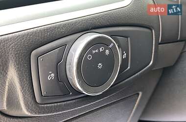 Внедорожник / Кроссовер Ford Edge 2017 в 