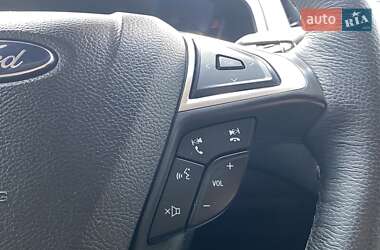 Внедорожник / Кроссовер Ford Edge 2017 в 