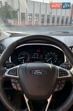 Внедорожник / Кроссовер Ford Edge 2019 в 