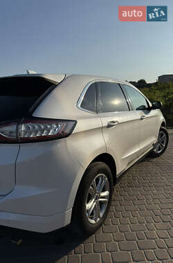 Внедорожник / Кроссовер Ford Edge 2017 в 