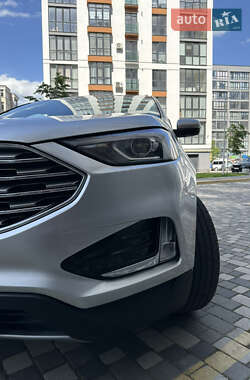Внедорожник / Кроссовер Ford Edge 2019 в 