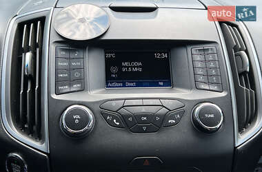 Внедорожник / Кроссовер Ford Edge 2016 в 