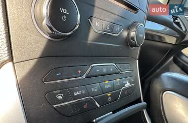 Внедорожник / Кроссовер Ford Edge 2017 в 