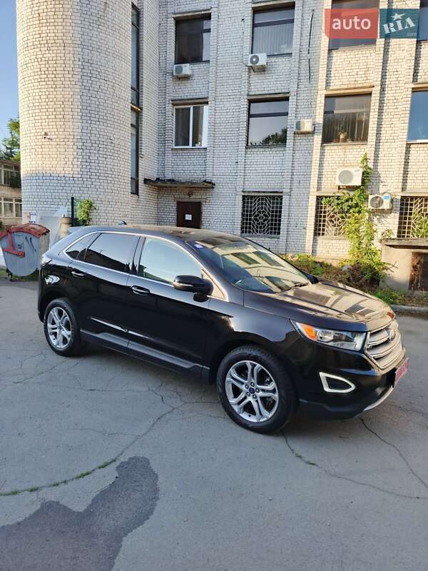 Внедорожник / Кроссовер Ford Edge 2018 в 
