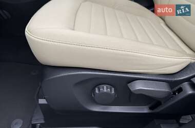 Внедорожник / Кроссовер Ford Edge 2022 в 