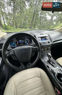 Внедорожник / Кроссовер Ford Edge 2015 в 