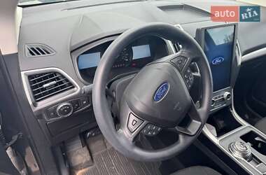 Позашляховик / Кросовер Ford Edge 2023 в 