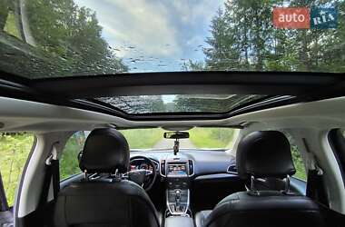 Внедорожник / Кроссовер Ford Edge 2015 в 