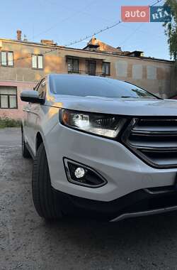 Внедорожник / Кроссовер Ford Edge 2017 в 