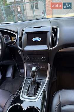 Внедорожник / Кроссовер Ford Edge 2017 в 