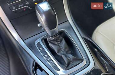 Внедорожник / Кроссовер Ford Edge 2016 в 