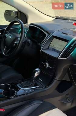 Позашляховик / Кросовер Ford Edge 2016 в 