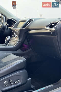 Внедорожник / Кроссовер Ford Edge 2015 в 