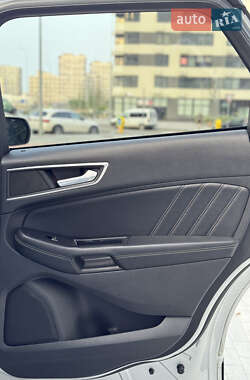 Внедорожник / Кроссовер Ford Edge 2015 в 