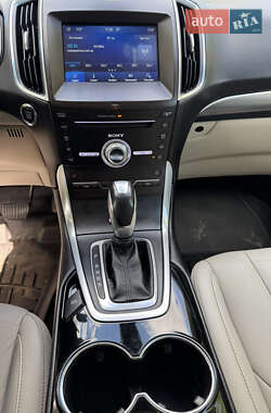 Внедорожник / Кроссовер Ford Edge 2018 в 