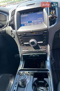Внедорожник / Кроссовер Ford Edge 2018 в 