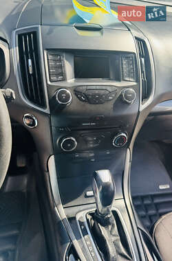 Внедорожник / Кроссовер Ford Edge 2018 в 