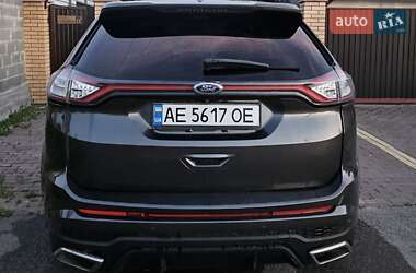 Позашляховик / Кросовер Ford Edge 2015 в 