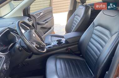 Внедорожник / Кроссовер Ford Edge 2017 в 