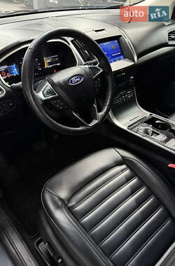 Внедорожник / Кроссовер Ford Edge 2019 в 