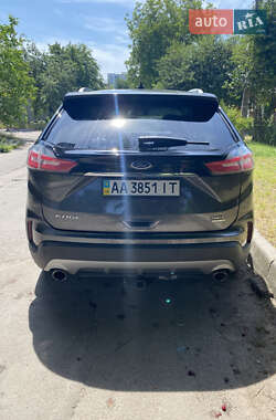 Позашляховик / Кросовер Ford Edge 2019 в 