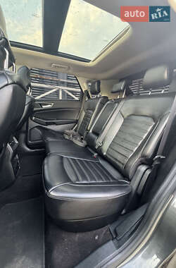 Внедорожник / Кроссовер Ford Edge 2019 в 