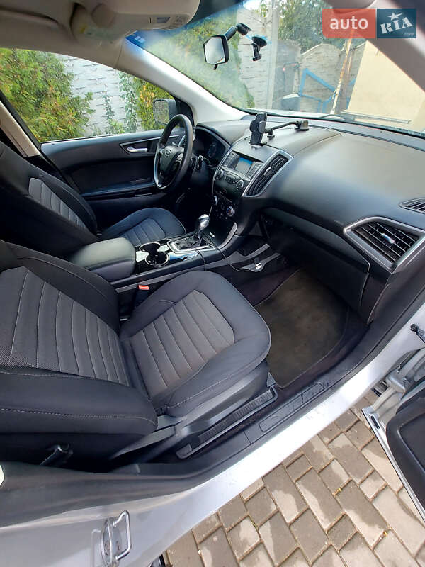 Внедорожник / Кроссовер Ford Edge 2015 в 