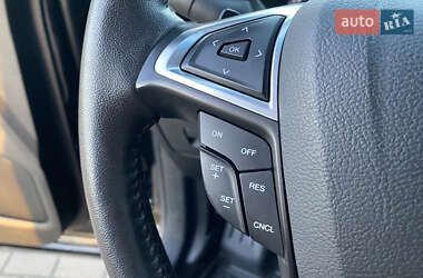 Внедорожник / Кроссовер Ford Edge 2016 в 