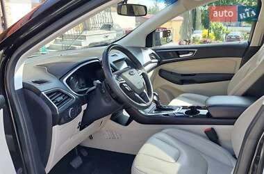 Позашляховик / Кросовер Ford Edge 2017 в 