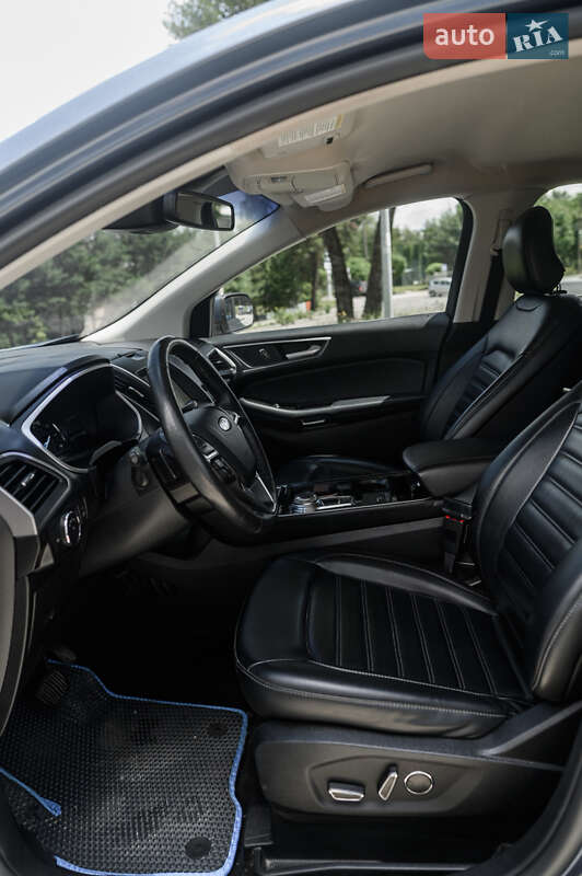 Внедорожник / Кроссовер Ford Edge 2018 в Новояворовске