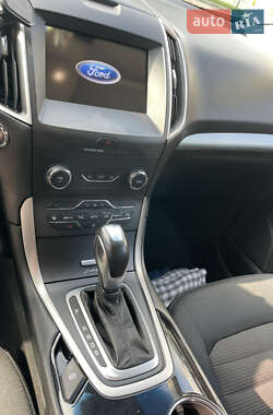 Внедорожник / Кроссовер Ford Edge 2017 в 