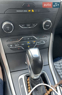 Внедорожник / Кроссовер Ford Edge 2017 в 