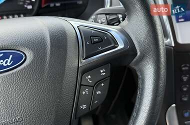 Внедорожник / Кроссовер Ford Edge 2020 в 