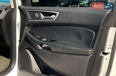 Позашляховик / Кросовер Ford Edge 2017 в 